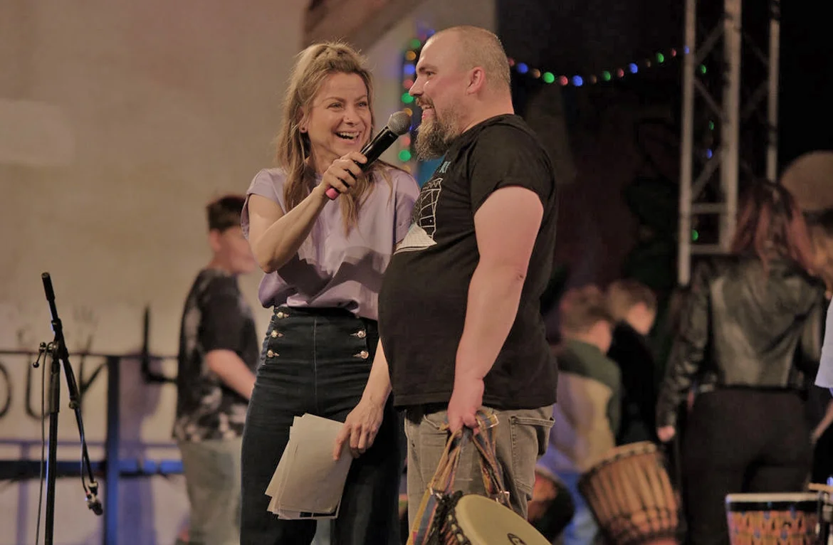 Jenna von Thäne bei einer Firmenveranstaltung als Moderatorin – Eventfoto 9