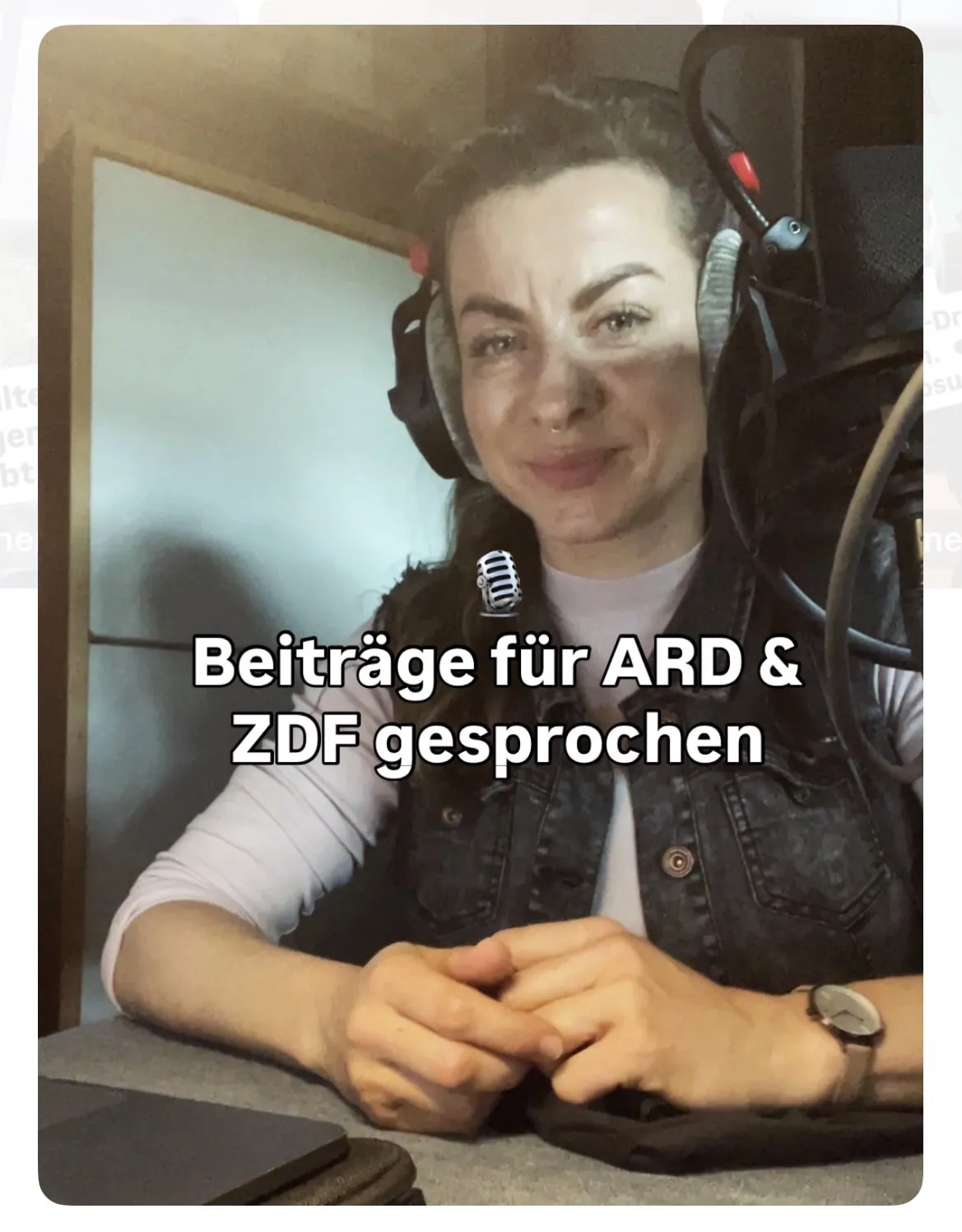 Jenna von Thäne bei Sprachaufnahmen für ARD und ZDF