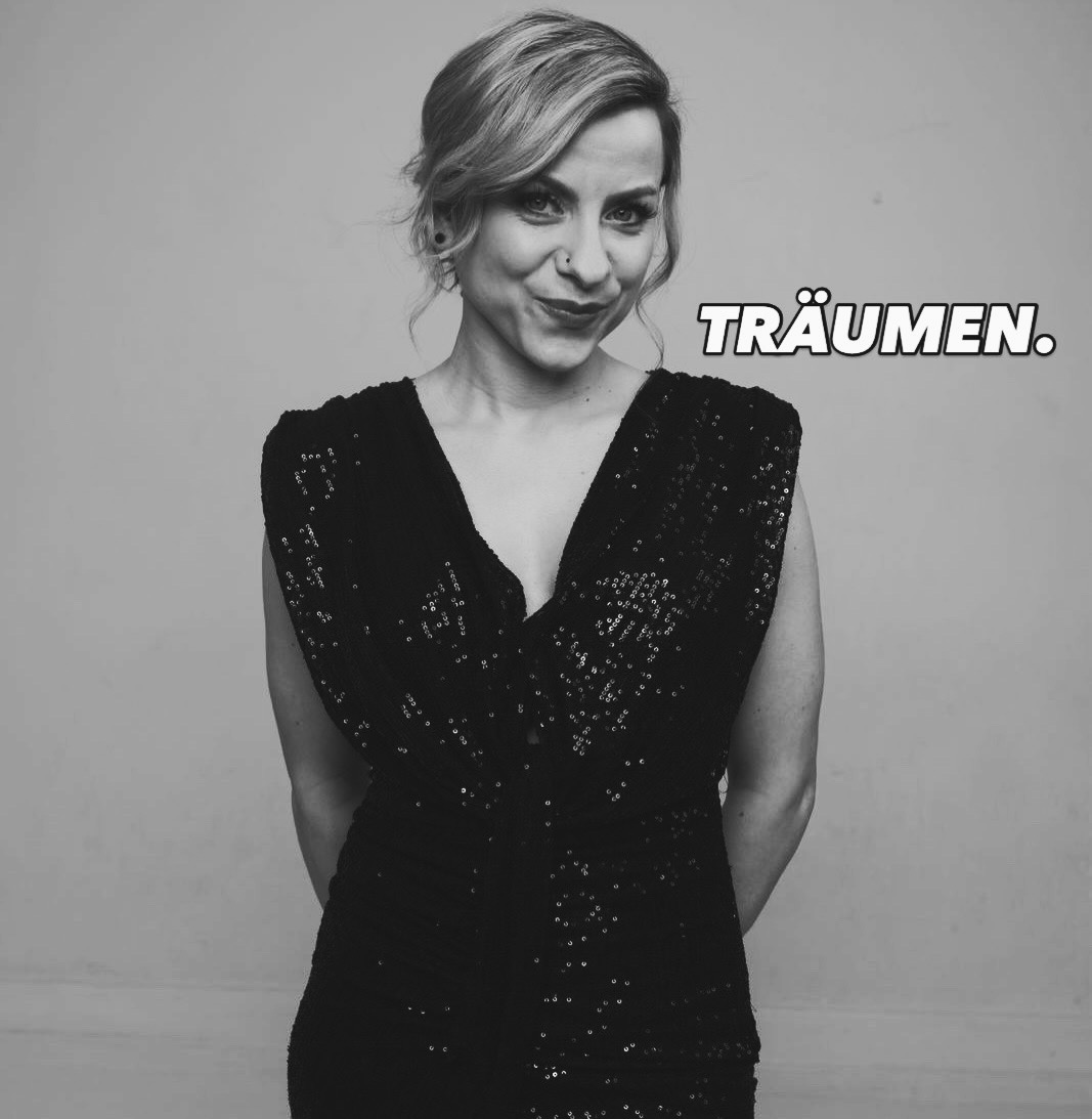 Jenna von Thäne mit dem Schriftzug Träumen